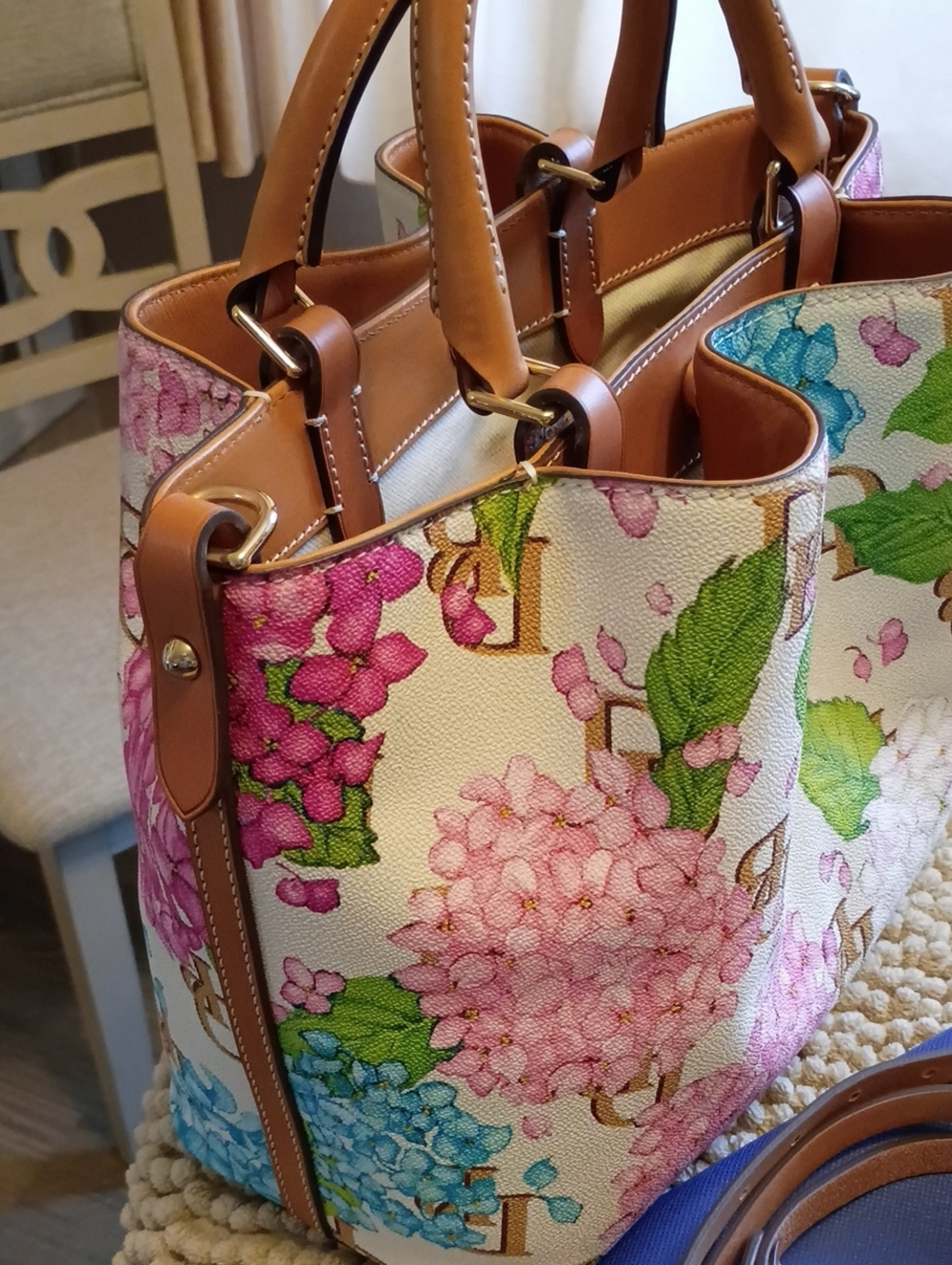 Dooney hydrangea monogram floral Brenna satchel - Picture 5 of 17